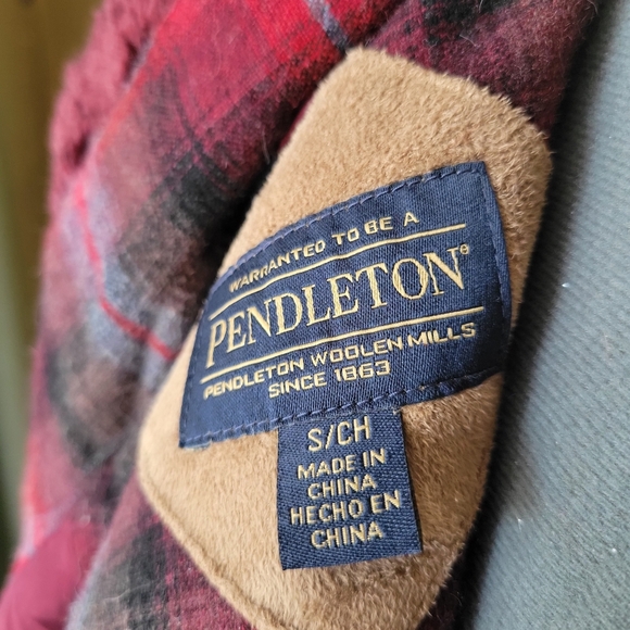Pendleton Cozy Burgundy Teddy Bear Sherpa Jacket Size Small with Plaid Accents - Picture 8 of 8